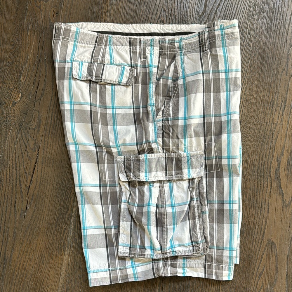 OP (OCEAN PACIFIC)™️ Men's Size 38 Casual Aqua Plaid Cargo Shorts